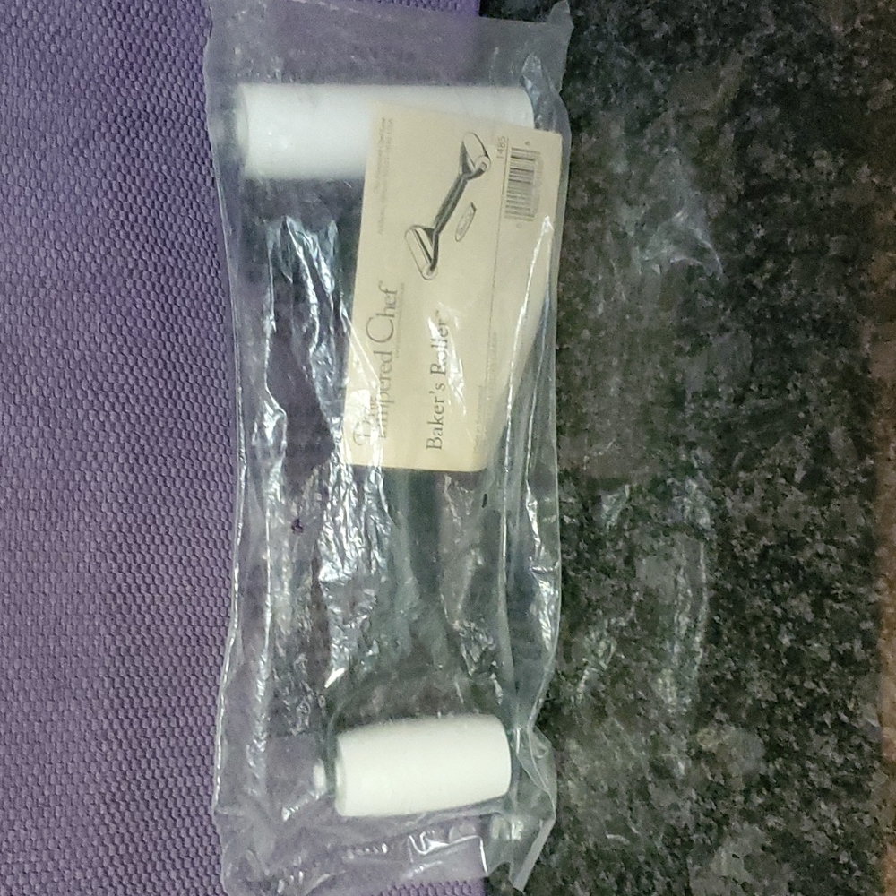 Pampered Chef Baker's Roller NWOT